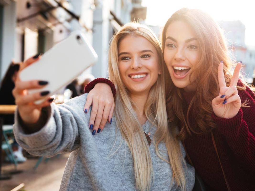 Modellerin poz verme sırrı ortaya çıktı: Instagram'da beğeni yağacak! Fotoğraflarda güzel görünmek için harika öneriler 3